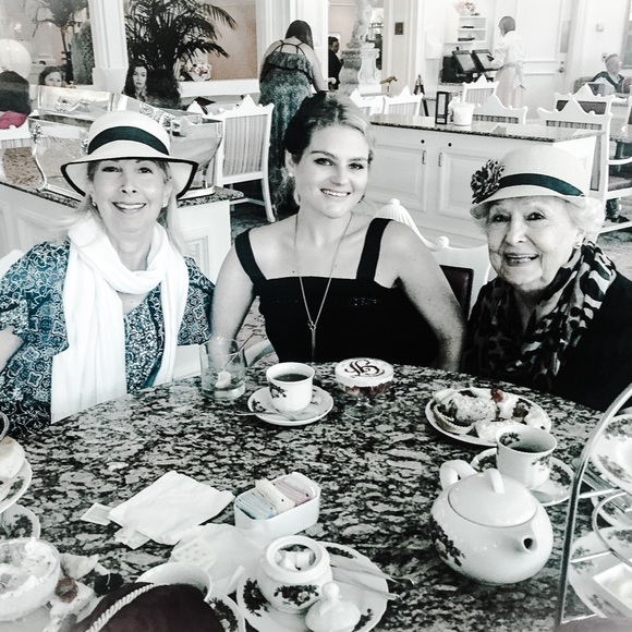 Meet your Posher, Cara - Picture 3 of 5